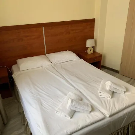 Guest Donovi Konukevi