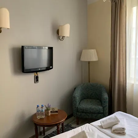 Guest Donovi Konukevi