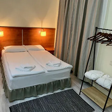 Guest Donovi Konukevi *